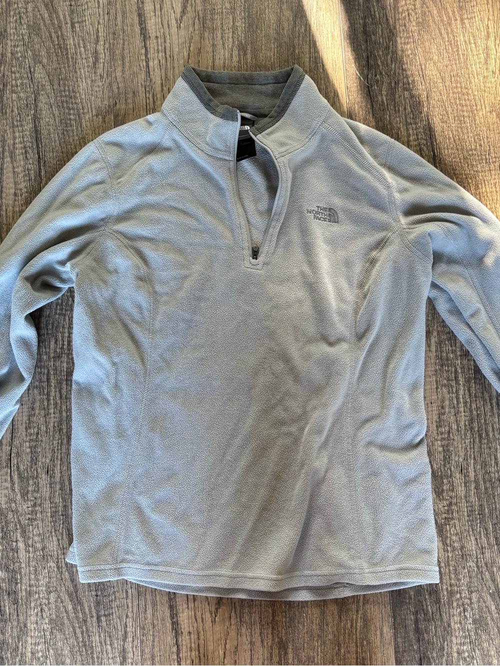 The North Face Men's Light Gray Half-Zip Fleece Pullover